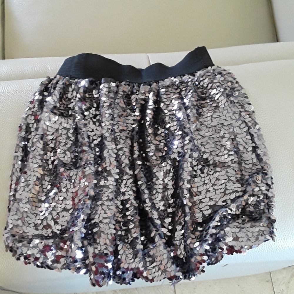 Girl sequence skirt, size 8.
